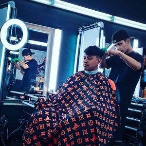 Meet your Posher, Carlos